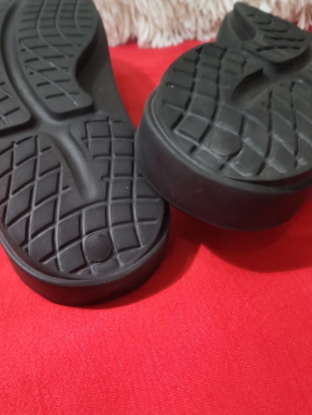 OOFOS Black Unisex Recovery Flip Flops - Picture 9 of 11